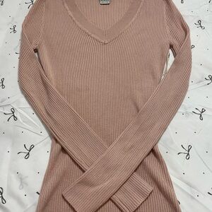 Elegant Pink V-Neck Women's Sweater